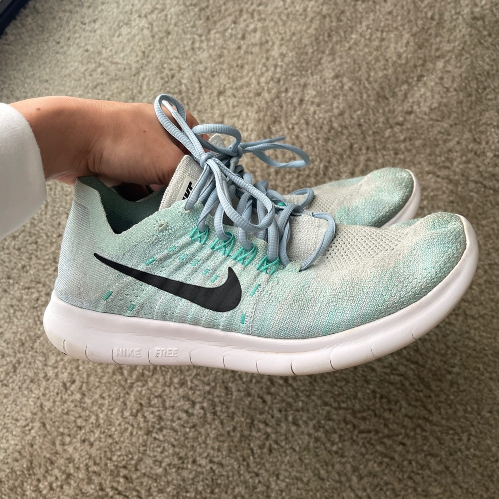 Nike Women's Free RN Flyknit Running Sneakers